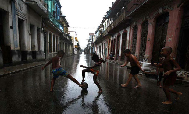  havana-live-Niños cubanos juegan en La Habana
