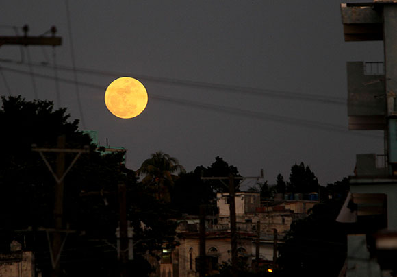 Super Luna. Foto> Ismael Francisco/Cubadebate.