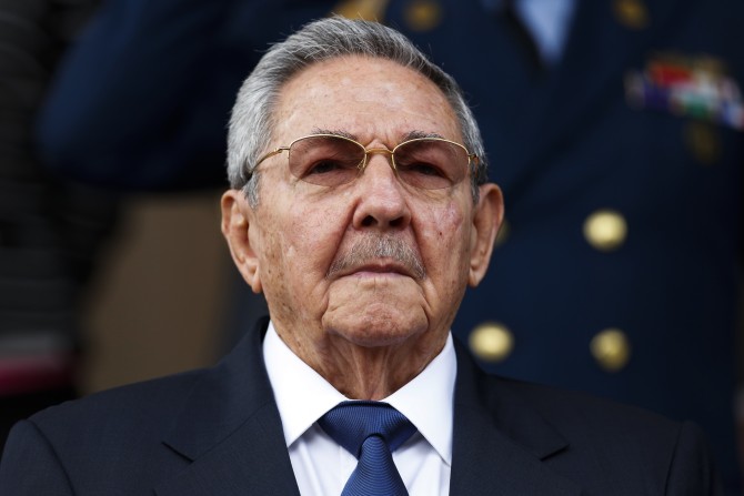 Raúl Castro asiste en Holguín al entierro de su hermana Agustina