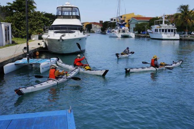 Cuatro estadounidenses salen en kayak desde La Habana para intentar llegar a Cayo Hueso