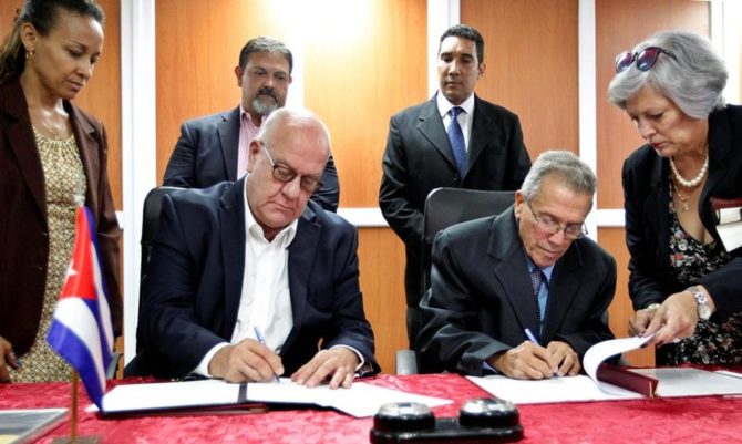 Puertos de Cuba y Houston firman acuerdo para promover comercio