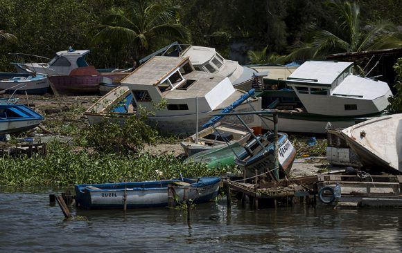 El pueblo de Cojímar se recupera de los destrozos de Irma