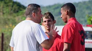 Mambrini y Mederos compartirán dirección de selección de fútbol cubano