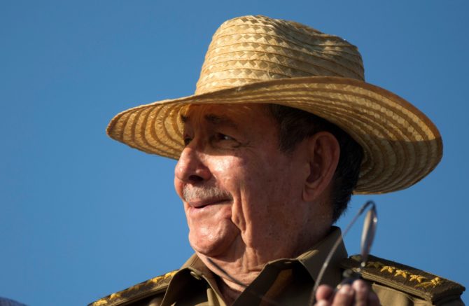 Opositores cubanos solicitan a Trump que pida la captura de Castro