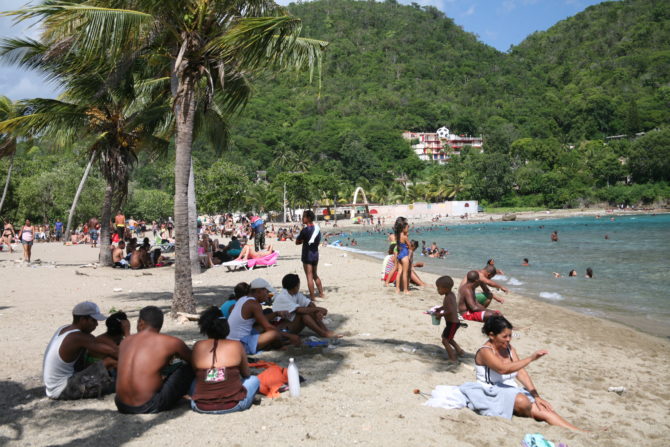 Siboney: “una playa mala, pero con vida" en Santiago de Cuba