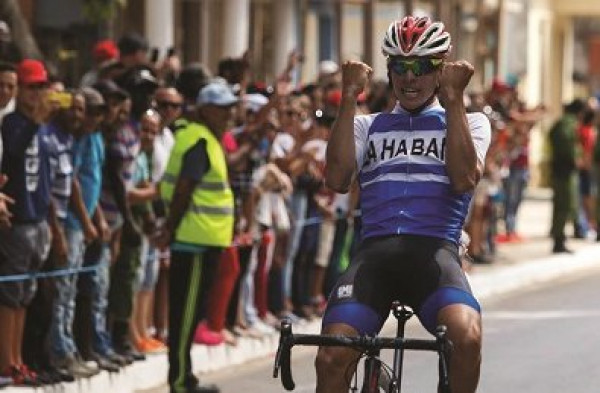 Gana Alejandro Carriles sexta etapa de Clásico de Ciclismo cubano