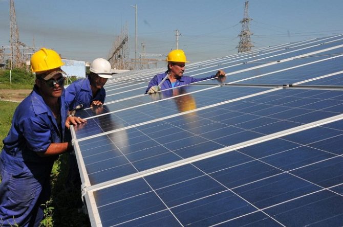 Cuba inaugura dos nuevos parques fotovoltaicos