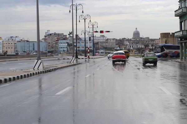 Más de cien derrumbes parciales en La Habana por recientes lluvias