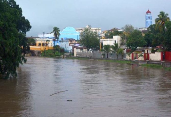 Las inundaciones obligan a evacuar más 2.000 personas en Sancti Spíritus 