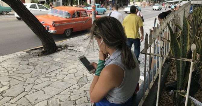 Cuba a un paso de iniciar el servicio de Internet en los móviles