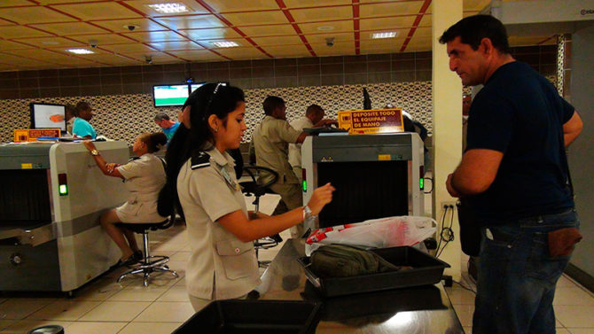 Aduana actualiza listado de agencias que pueden entrar paquetería a Cuba