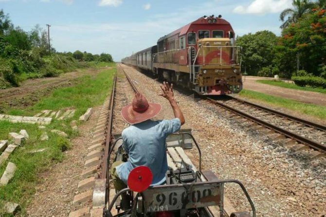 Francia invertirá 46 millones de dólares en recuperar el ferrocarril de Cuba