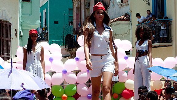 Las calles de Cuba: Pasarelas de las más exquisitas y deslumbrantes modas