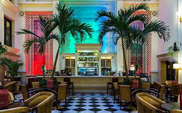 The King of Morocco "closes" the Hotel Saratoga in Havana