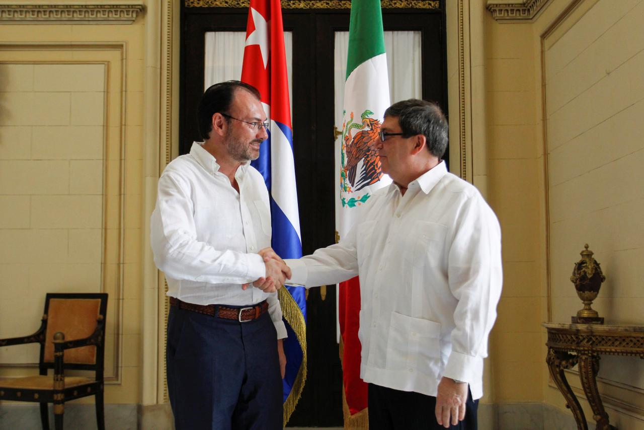 Mexico's top diplomat visits Cuba to seek help on Venezuela crisis