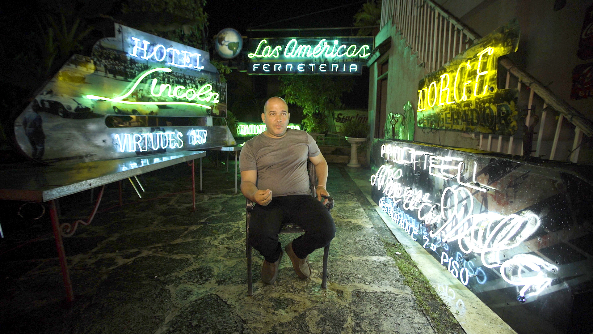 Cuban artist switches Havana's neon lights back on