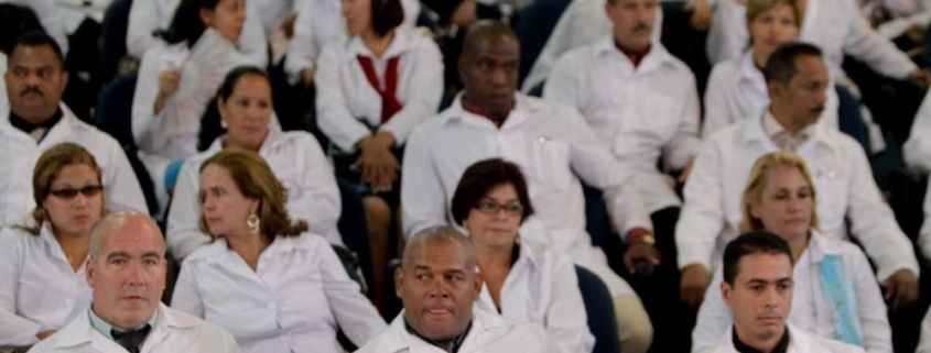 Casi 300 médicos no han regresado a Cuba