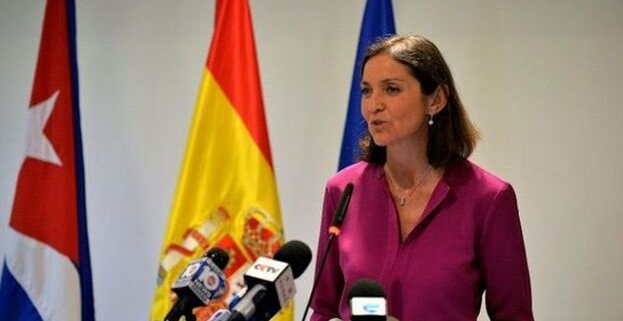 España pide el pago de la deuda a las empresas a cambio de "oxígeno" para aliviar la crisis en Cuba