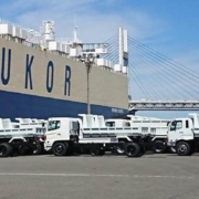 Japón embarca nuevo lote de camiones de basura hacia La Habana