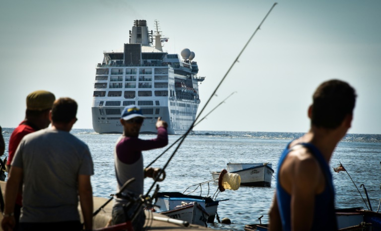 Los cubanos están tristes de decir adiós al último crucero estadounidense