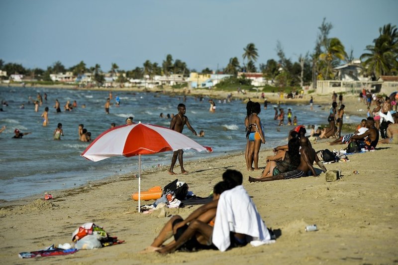 Le droit à la plage des Cubains, malmené par le tourisme et les transports