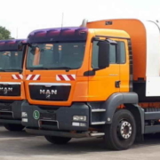 Vienna,donated 10 urban solid waste collection trucks to Havana