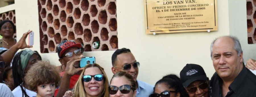 Plaque unveiled in Havana to remember Juan Formell
