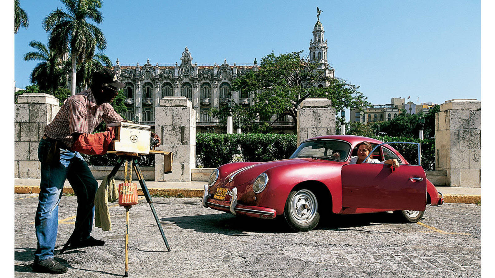 Un recorrido por La Habana en un Porsche clásico: revitalizar el país caribeño en un '356'