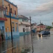 Fuertes lluvias inundan la ciudad de Bayamo