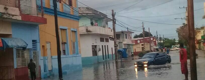 Fuertes lluvias inundan la ciudad de Bayamo
