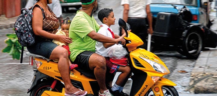 Grupos de motoristas cubanos se unen para apoyar el trasporte público en La Habana