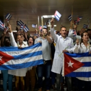 Le retour au bercail des médecins cubains, un coup dur pour l'île