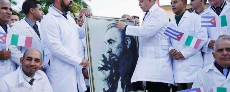 La France accepte des médecins cubains dans ses départements d’outre-mer