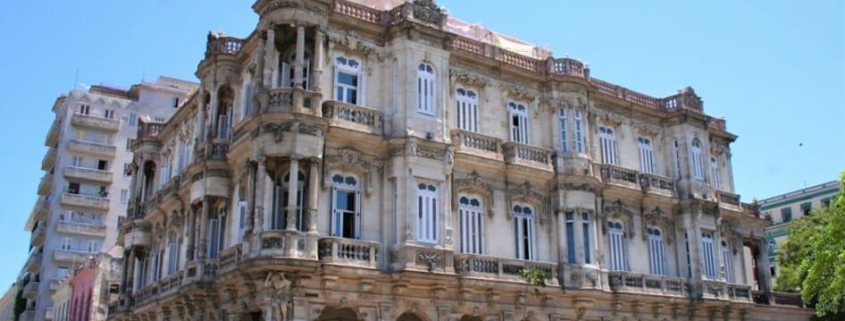 Varias embajadas en La Habana cierran sus servicios consulares por el coronavirus