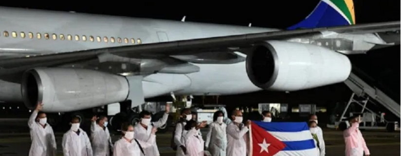 Llega a Sudáfrica brigada médica cubana que ayudará a enfrentar la Covid-19