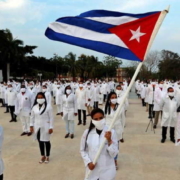 590 médicos cubanos trabajan en México por la pandemia de coronavirus