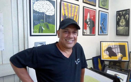 Cuban cartoonist Aristides Hernandez wins grand prize at int'l COVID-19-themed contest