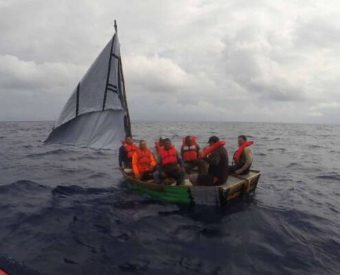 Más de 5000 cubanos capturados en el mar