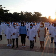 Cuba envía 156 médicos a Catar para enfrentar la covid-19