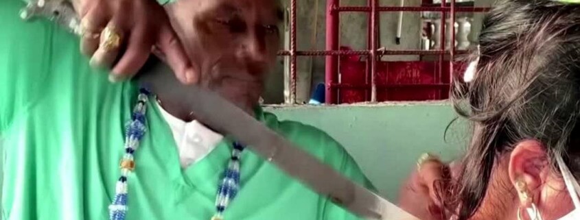 Cuban 'healer' performs surgeries with a machete
