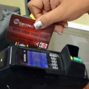 Banco Central de Cuba y Fincimex expandirán sistema de pagos por tarjetas magnéticas