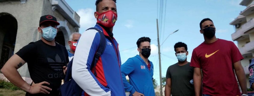 U.S. grants last minute visas to Cuban baseball team