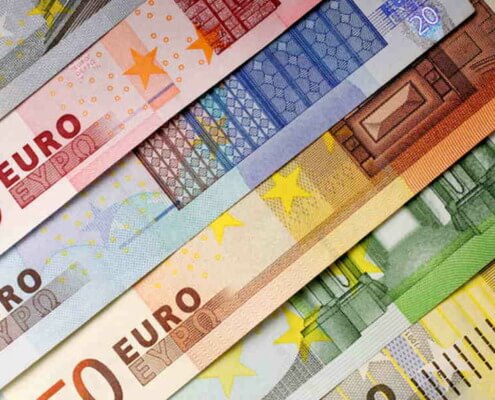 Euro alcanza récord de 205 pesos en mercado informal cubano