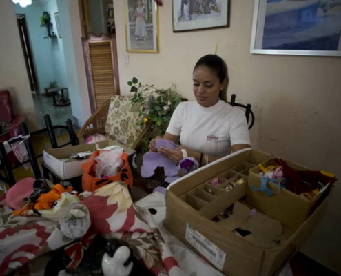 Cuban women push to join business opening, cite obstacles