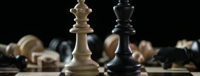 Jerzy en trono de lid centrocaribeña de ajedrez