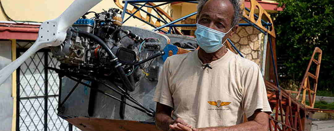 Un ingénieur cubain construit un avion à la main et attend l'autorisation de le tester