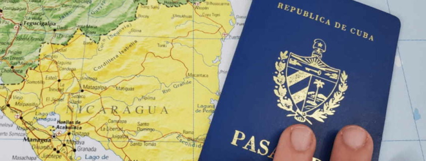 Cuba empieza a expedir pasaportes con diez años de validez .