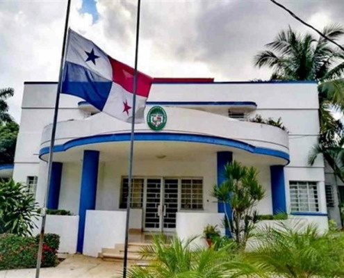 Pospone Panamá entrada en vigor de visado para cubanos