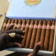 Les légendaires cigares roulés à la main de Cuba enregistrent des ventes record en 2021