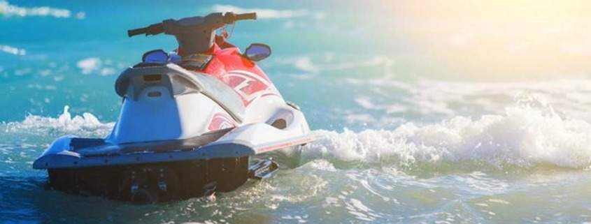 Atrapan en los Cayos de Florida a estafador rumbo a Cuba en una moto acuática